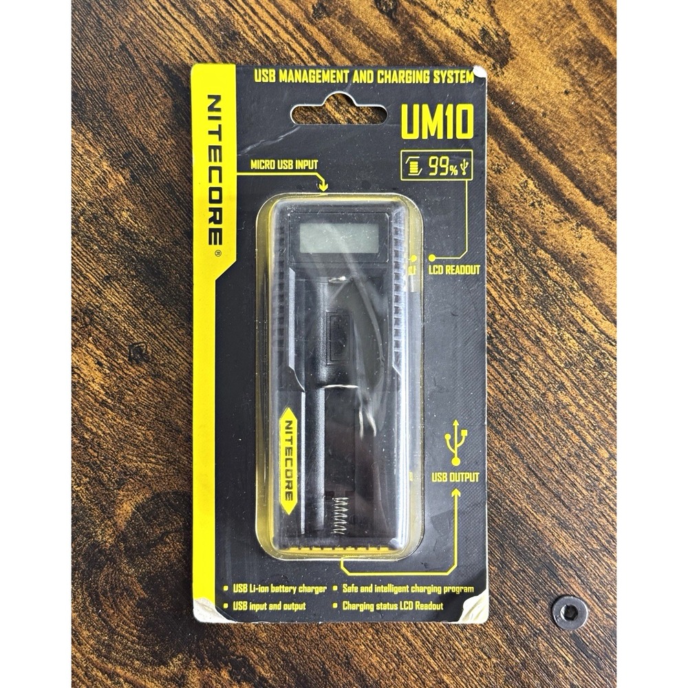 NITECORE UM10 USB Li-ion/IMR Battery Charger Micro USB Input USB Output NEW